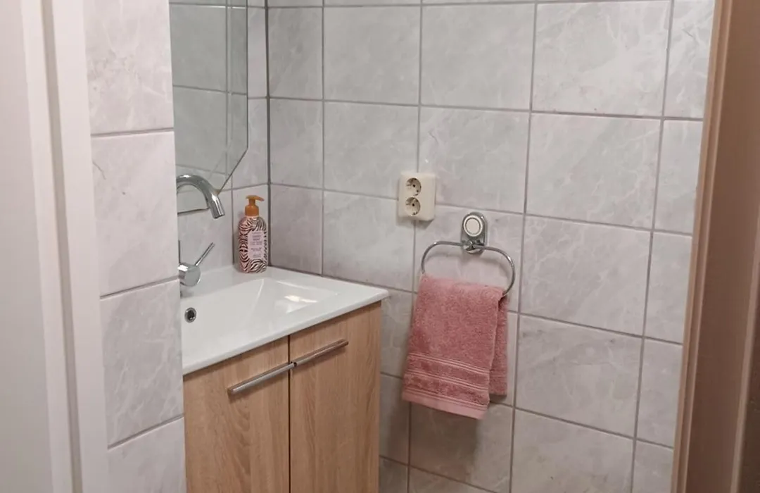 Prive Tuinhuis B&B Elly-1