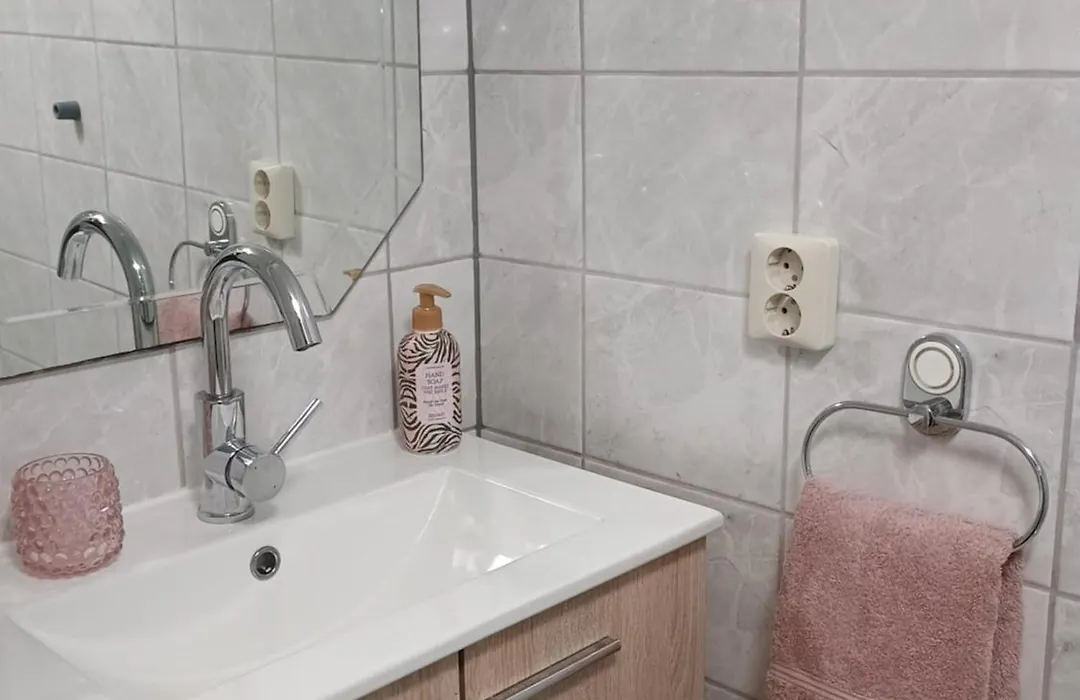 Prive Tuinhuis B&B Elly-1